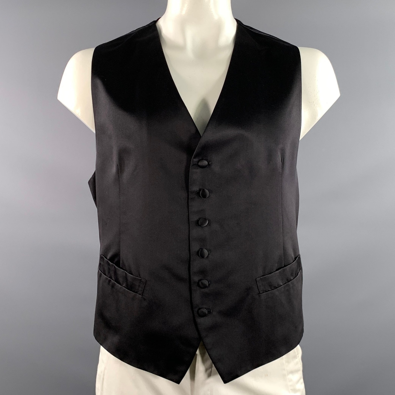 Neiman Marcus Size Xl Black Silk Buttoned Vest